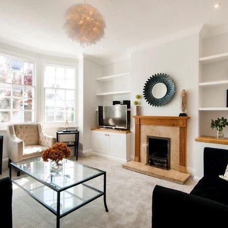 Modern Family Home In London Close To Amenities And Train Eksteriør bilde